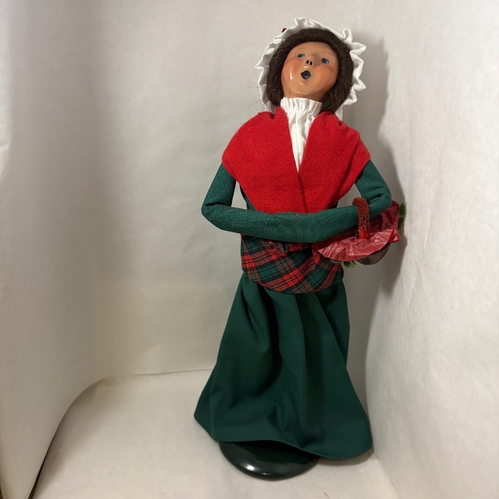 Byers Choice Colonial Mrs. Cratchet Caroler Second Edition 1992  W/Basket